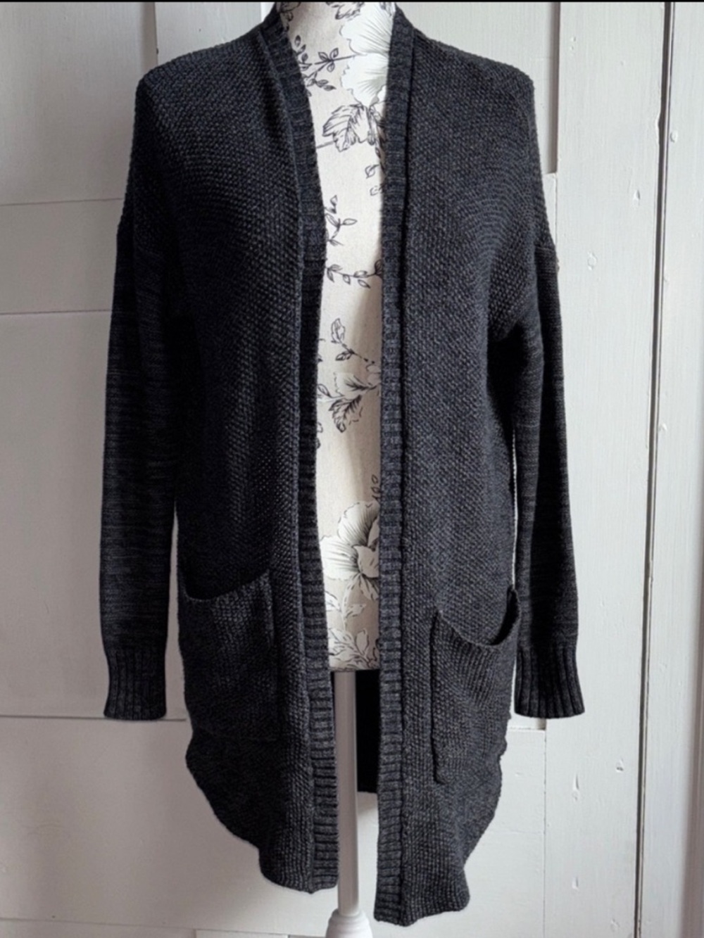 American Eagle Outfitters Charcoal Gray Open Front Knit Cardigan Small S Y2K